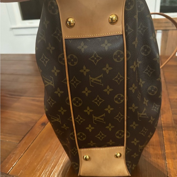 ♥️Louis Vuitton Monogram Boetie Bag♥️ - Picture 16 of 17